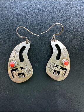 VINTAGE NAVAJO STERLING SILVER FOSSIL CORAL PIERCED EARRINGS